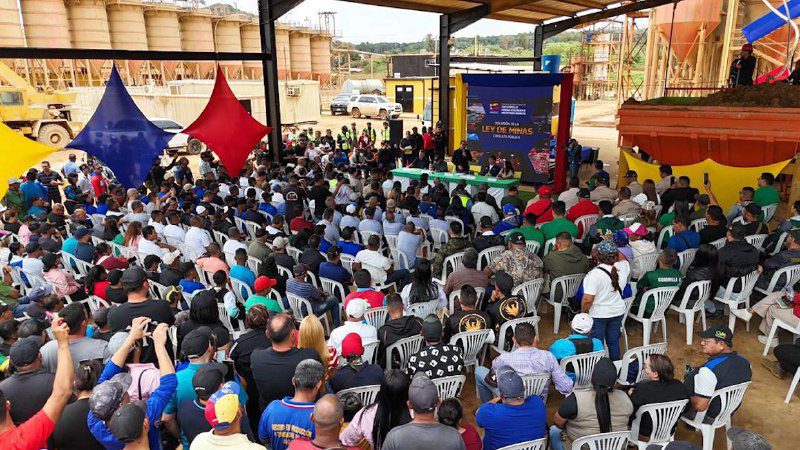 (VENEZUELA) MÁS DE 1.400 MINEROS PARTICIPARON EN CONSULTA PÚBLICA PARA LA REFORMA DE LEY DE MINAS EN BOLÍVAR
