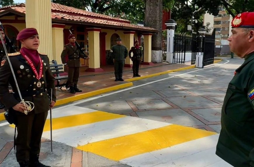 (VENEZUELA) MINISTRO DE DEFENSA LIDERÓ ENCUENTRO CON COMANDANTES DE LA GNB