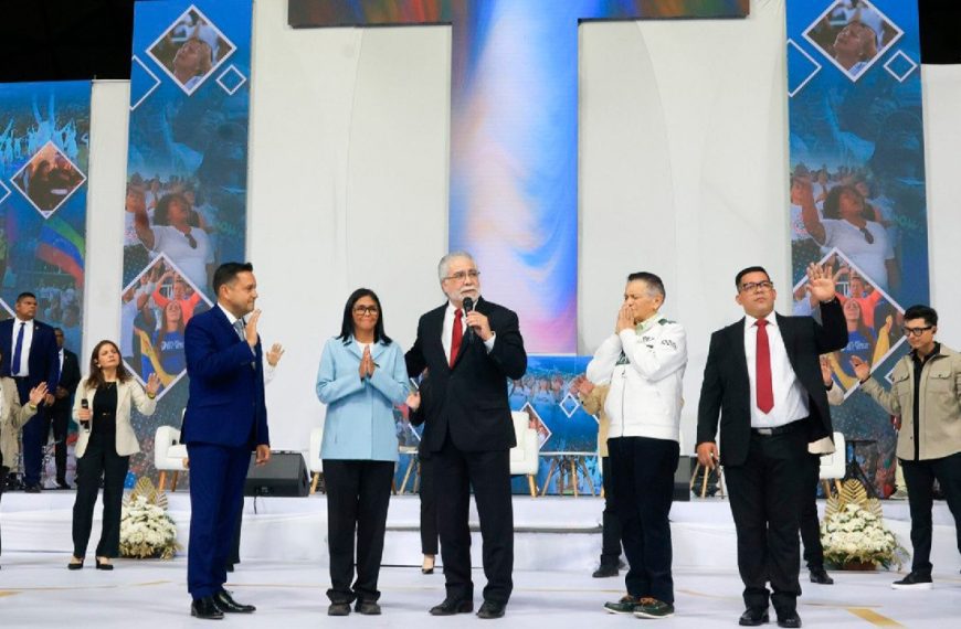 (VENEZUELA) PRESIDENTA ENCARGADA DELCY RODRÍGUEZ LIDERÓ ENCUENTRO POR LA PAZ Y UNIDAD NACIONAL