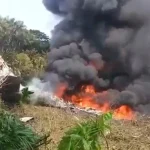 (COLOMBIA) AVIÓN DE LA FUERZA AÉREA SE ESTRELLA CON 125 PERSONAS A BORDO (+VIDEOS)