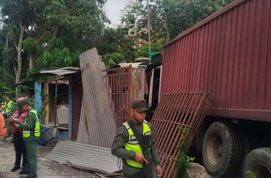 (VENEZUELA) FÉMINA EMBARAZADA MURIÓ TRAS SER IMPACTADA SU VIVIENDA POR UNA GANDOLA EN COJEDES