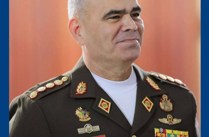 (VENEZUELA) G/J VLADIMIR PADRINO LÓPEZ ES DESIGNADO COMO MINISTRO PARA AGRICULTURA Y TIERRAS