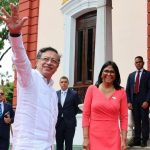 (VENEZUELA) PRESIDENTA (E) DELCY RODRÍGUEZ RECIBE A SU HOMÓLOGO DE COLOMBIA GUSTAVO PETRO EN MIRAFLORES