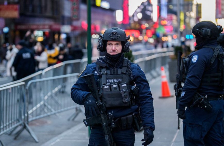 (EEUU) JOVEN ES APUÑALADO MÚLTIPLES VECES EN LAS ADYACENCIAS DE TIMES SQUARE