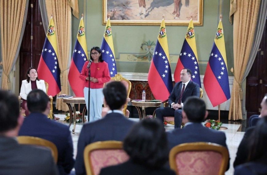 (VENEZUELA) EJECUTIVO FIRMÓ ACUERDOS CON LA CORPORACIÓN NACIONAL DE HIDROCARBUROS DE ITALIA