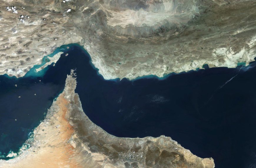 (MUNDO) IRÁN ADVIERTE QUE CERRARÁ NUEVAMENTE EL ESTRECHO DE ORMUZ SI CONTINÚA EL BLOQUEO ESTADOUNIDENSE EN SUS PUERTOS