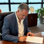 (URUGUAY) PRESIDENTE ORSI FIRMA DECRETO REGLAMENTARIO DE LA EUTANASIA