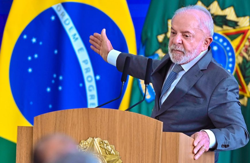 (BRASIL) LULA DA SILVA PROPONE ELECCIONES GENERALES EN VENEZUELA PARA DEVOLVER LA PAZ