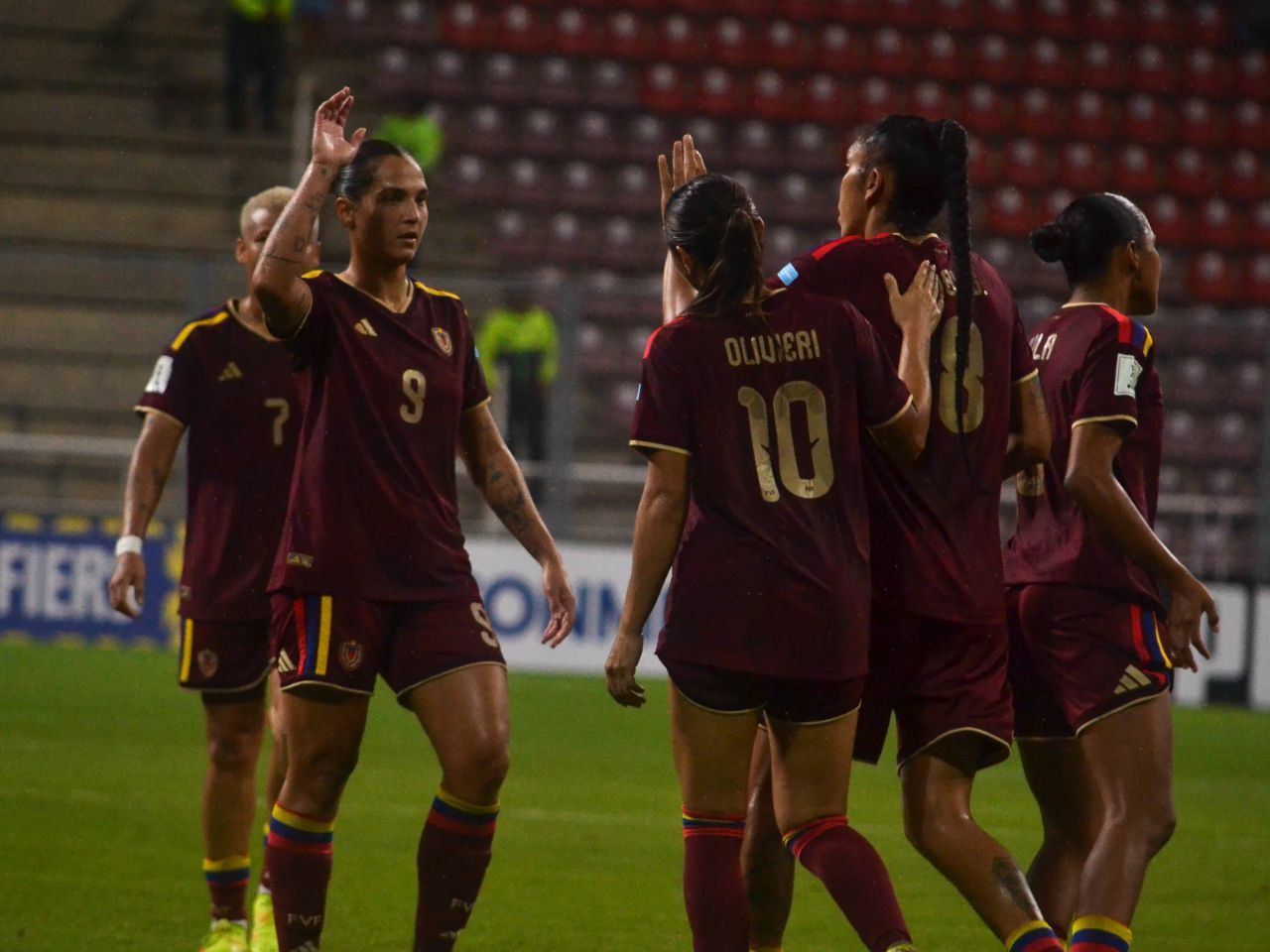 (VENEZUELA) LA VINOTINTO FEMENINA FIRMA UNA GOLEADA HISTÓRICA EN LARA Y MANTIENE&hellip;