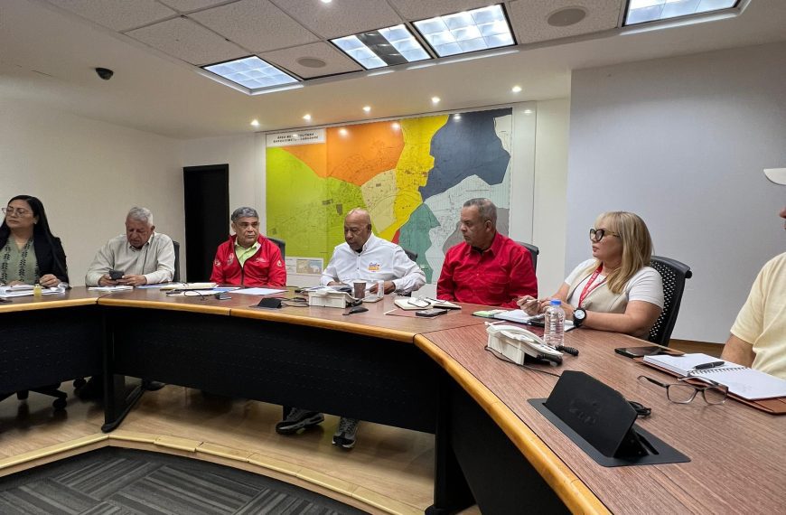 (VENEZUELA) GOBERNADOR REYES REYES DESPLIEGA PLAN DE ATENCIÓN INTEGRAL TRAS AFECTACIONES POR LLUVIAS EN CUATRO MUNICIPIOS