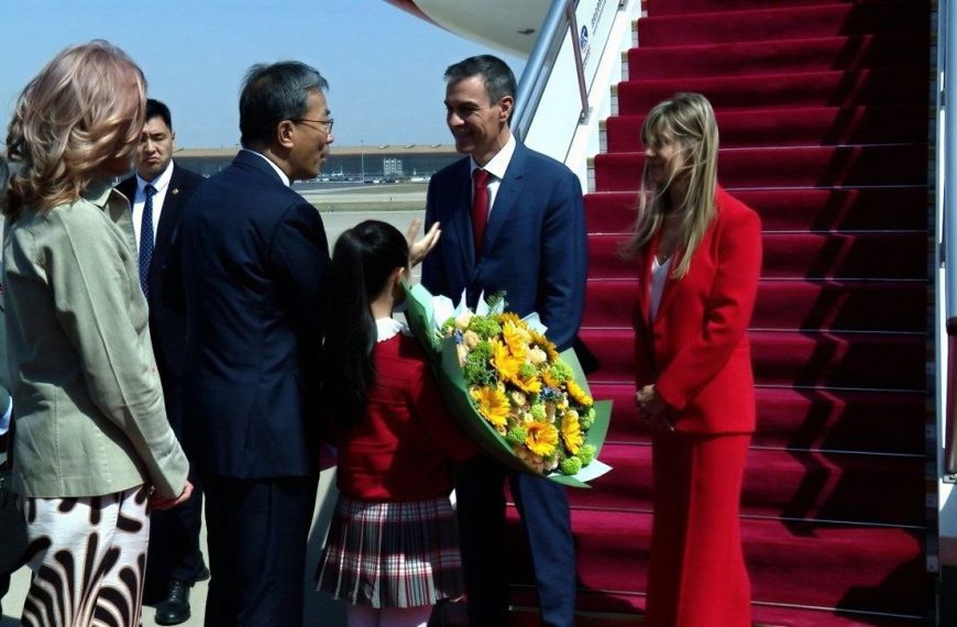 (CHINA) PRESIDENTE DEL GOBIERNO DE ESPAÑA PEDRO SÁNCHEZ LLEGÓ AL GIGANTE ASIÁTICO PARA FORTALECER RELACIONES BILATERALES