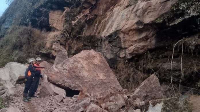 (VENEZUELA) OBSTRUCCIÓN DE VÍAS EN CUATRO MUNICIPIOS DE MÉRIDA HAN DEJADO LAS&hellip;