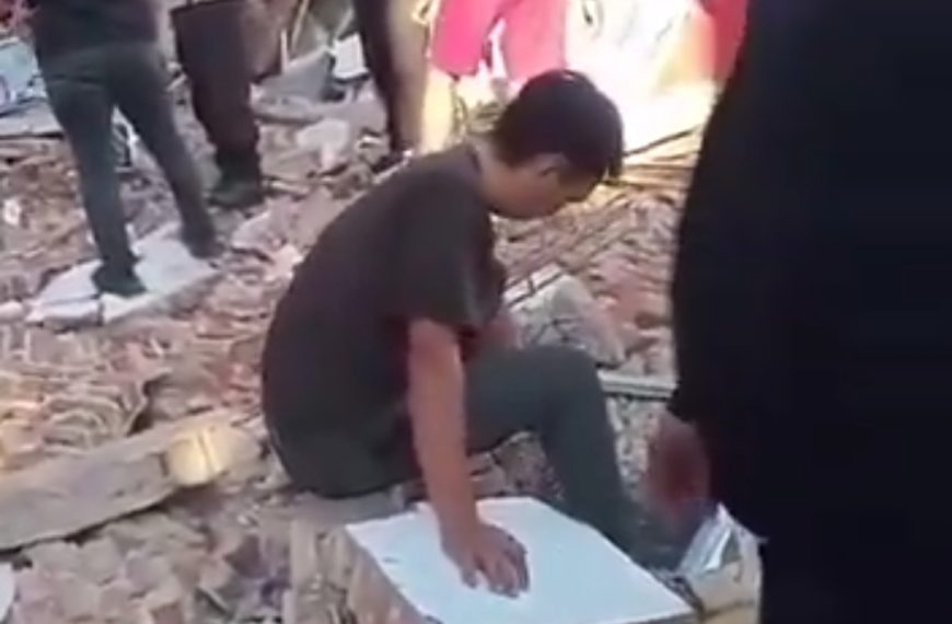 (INDONESIA) POTENTE TERREMOTO DE MAGNITUD 7,4 ACTIVA ALERTA DE TSUNAMI (+VIDEO)