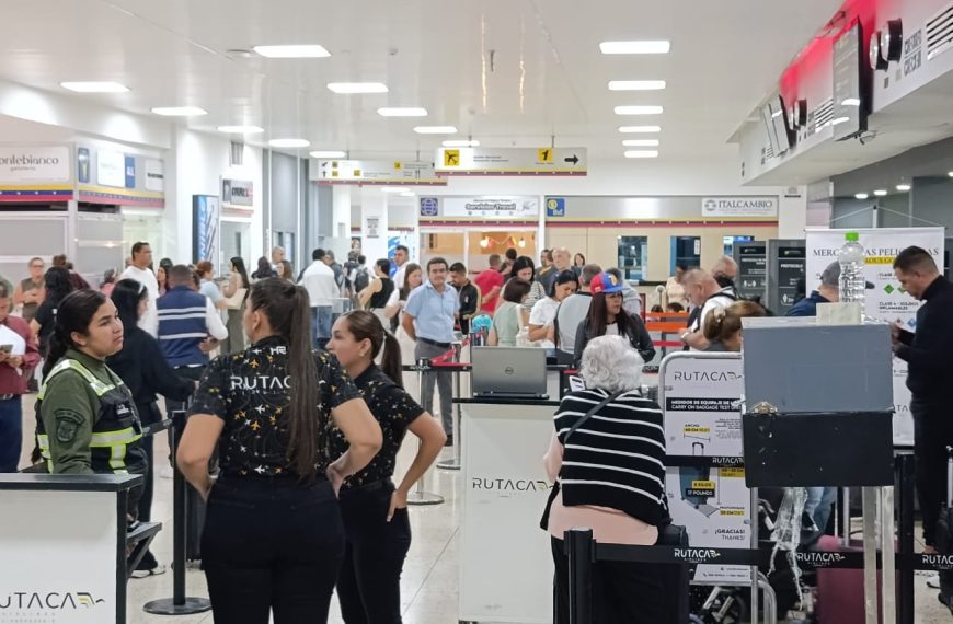 (VENEZUELA) AEROPUERTO INTERNACIONAL JACINTO LARA MOVILIZÓ A MÁS DE 2.300 PASAJEROS DURANTE SEMANA SANTA