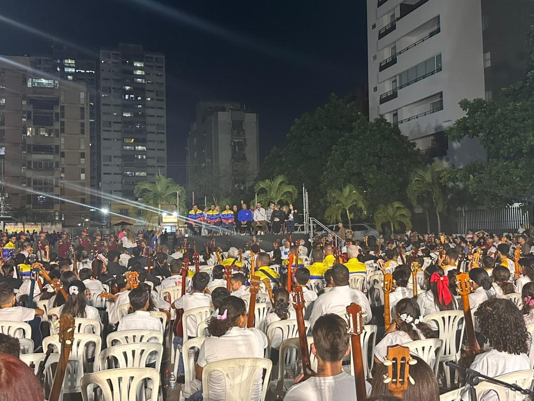 (VENEZUELA) LARA VIBRÓ AL SON DE MADERAS Y CUERDAS PARA CELEBRAR EL&hellip;