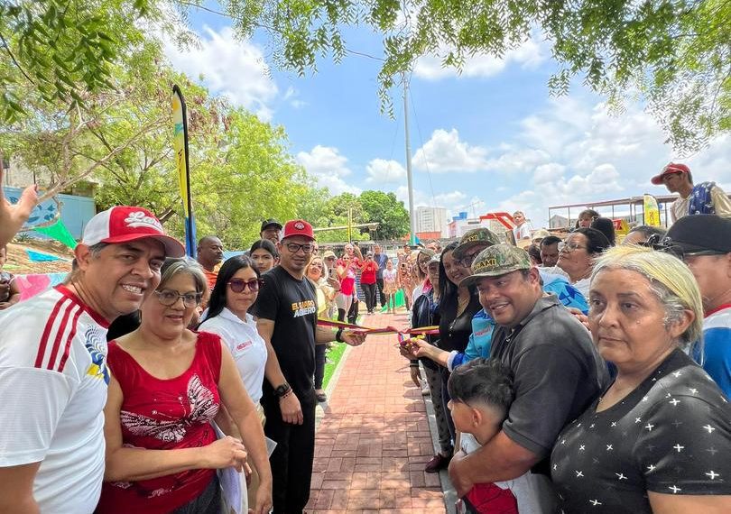 (VENEZUELA) INAUGURADO MODERNO PARQUE BIOSALUDABLE EN LOS CREPÚSCULOS PARA FOMENTAR LA ACTIVIDAD FÍSICA Y EL ENCUENTRO