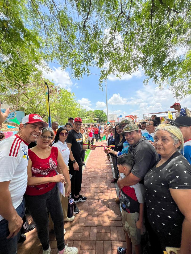 (VENEZUELA) INAUGURADO MODERNO PARQUE BIOSALUDABLE EN LOS CREPÚSCULOS PARA FOMENTAR LA ACTIVIDAD&hellip;