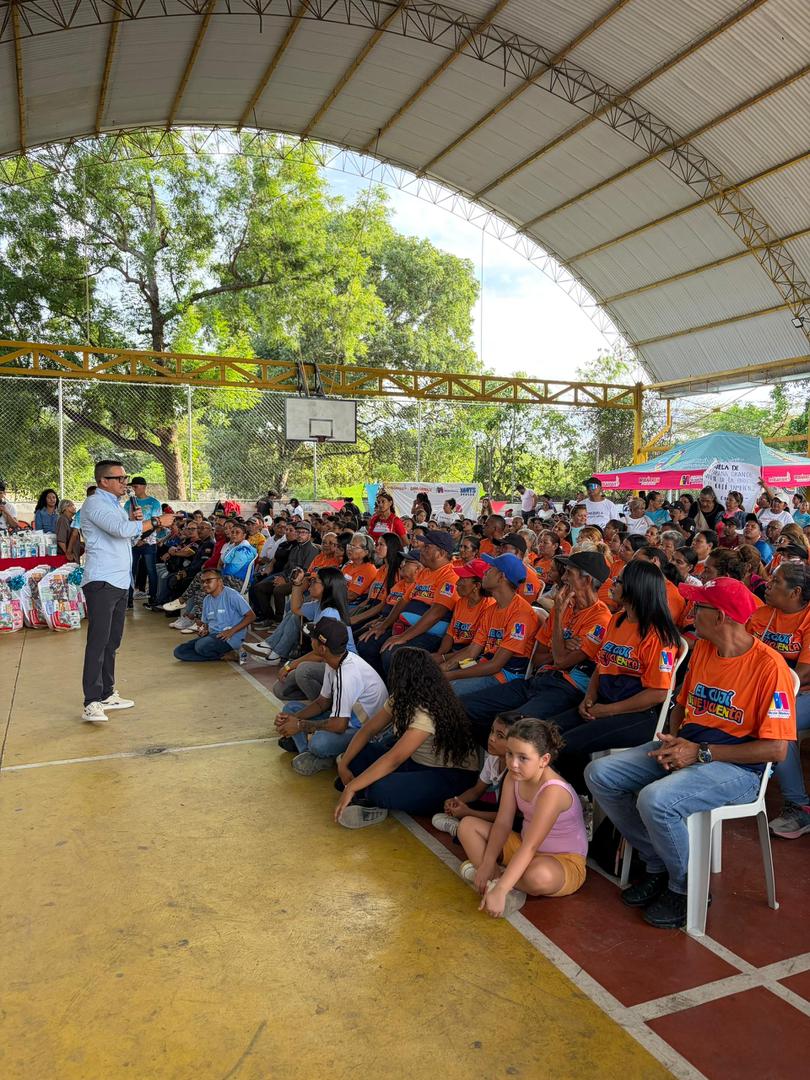 (VENEZUELA) MÁS DE 300 FAMILIAS DE EL CUJÍ RECIBEN AYUDAS SOCIALES Y&hellip;