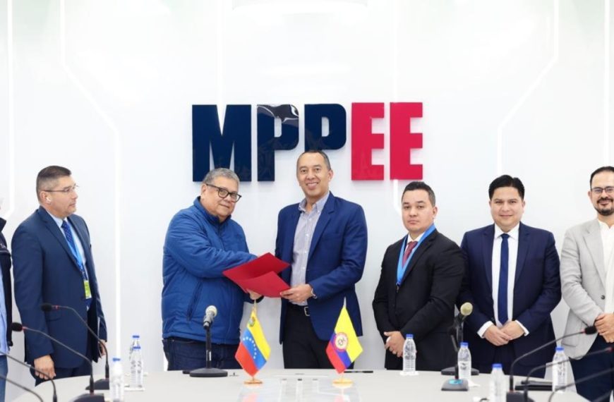(MUNDO) VENEZUELA Y COLOMBIA REACTIVAN INTERCONEXIÓN ELÉCTRICA