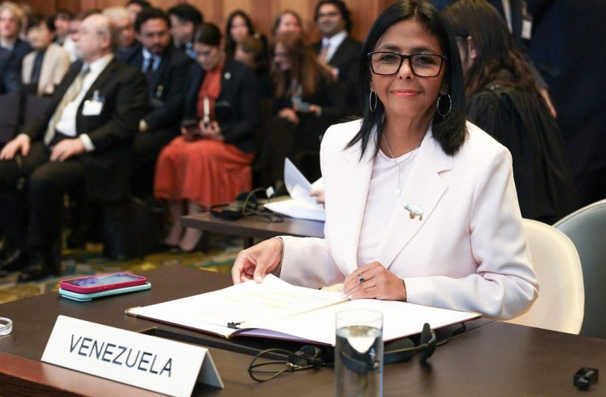 (PAÍSES BAJOS) PRESIDENTA (E) DELCY RODRÍGUEZ DEFIENDE DERECHOS VENEZOLANOS SOBRE LA GUAYANA ESEQUIBA