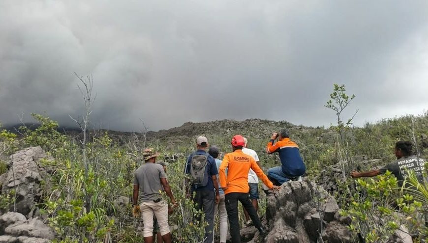 (INDONESIA) 3 FALLECIDOS Y 15 HERIDOS DEJA ERUPCIÓN DEL VOLCÁN DUKONO
