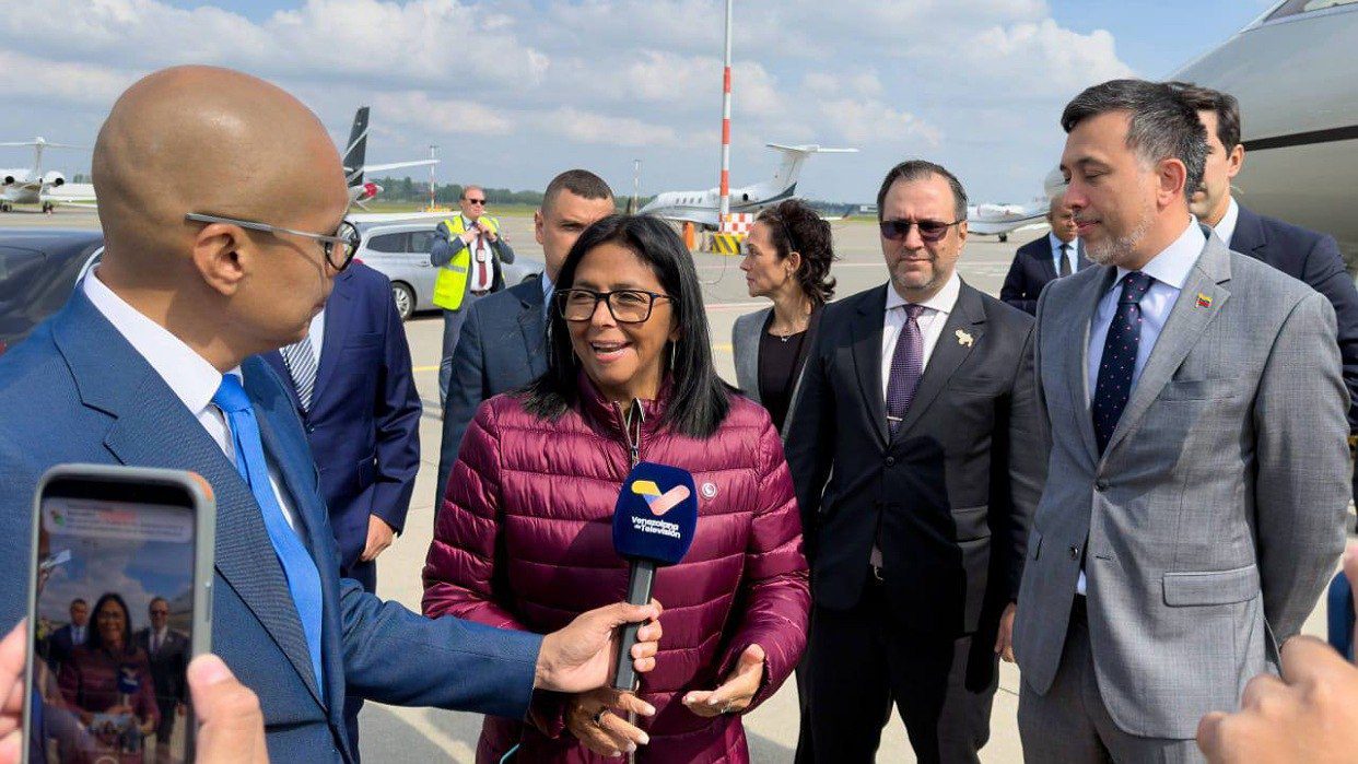 (MUNDO) PRESIDENTA ENCARGADA ARRIBÓ A LA HAYA PARA DEFENDER EL ESEQUIBO ANTE&hellip;