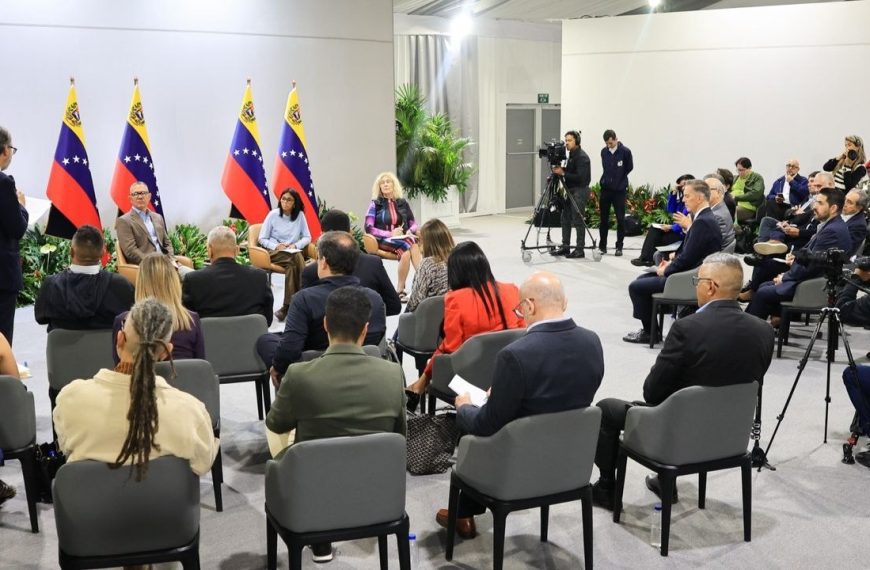 (VENEZUELA) PRESIDENTA (E) ENCABEZÓ ENCUENTRO ECONÓMICO-PRODUCTIVO DEL PROGRAMA PARA LA PAZ Y LA CONVIVIENCIA