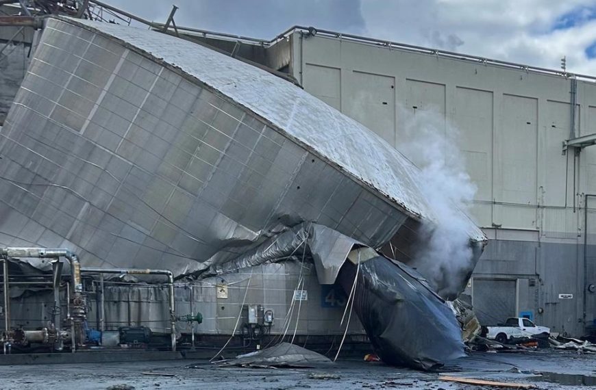 (EEUU) EXPLOSIÓN QUÍMICA EN UNA PLANTA DE CELULOSA Y PAPEL DEJA UN FALLECIDO Y VARIOS HERIDOS