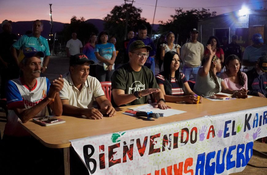 (VENEZUELA) ALCALDE YANYS AGÜERO SOSTIENE ENCUENTRO COMUNITARIO CON LA COMUNA PENSANDO EN CHÁVEZ EN LA PARROQUIA EL CUJÍ