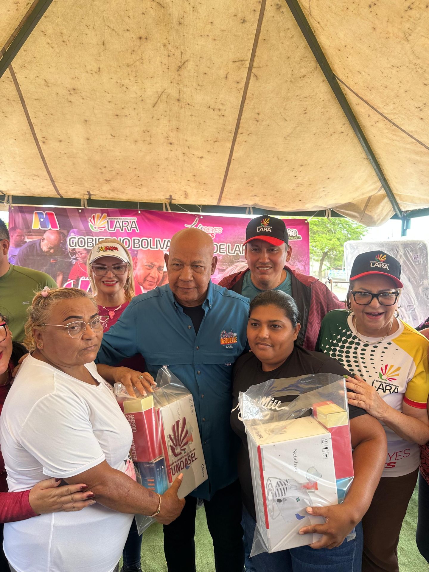 (VENEZUELA) GOBERNADOR REYES REYES DESPLEGÓ JORNADA SOCIAL EN LA COMUNA JACINTO LARA
