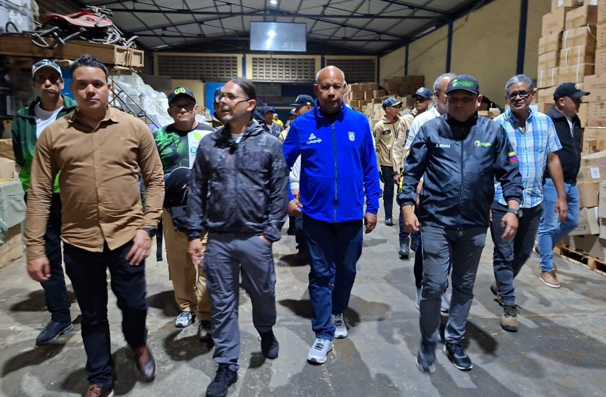 (VENEZUELA) GOBERNADOR LUIS REYES REYES Y MINISTRO ALFRED ÑÁÑEZ INSPECCIONAN EMPRESAS ECOSOCIALISTAS EN LARA