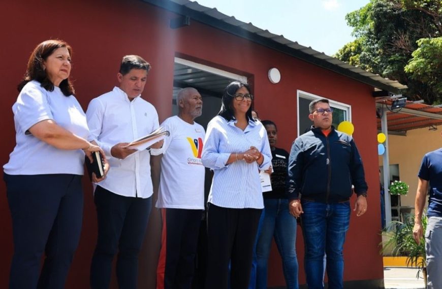 (VENEZUELA) PRESIDENTA ENCARGADA ADJUDICÓ 428 VIVIENDAS PARA CELEBRAR LOS 15 AÑOS DE LA GMVV