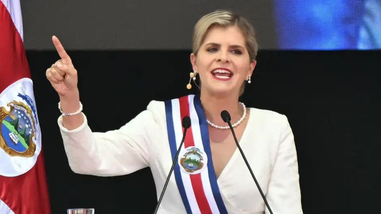 (MUNDO) DERECHISTA LAURA FERNÁNDEZ ASUMIÓ LA PRESIDENCIA DE COSTA RICA