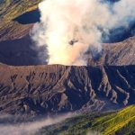 (INDONESIA) ACTIVAN ALERTA NARANJA POR INCREMENTO DE LA ACTIVIDAD DEL VOLCÁN DUKONO