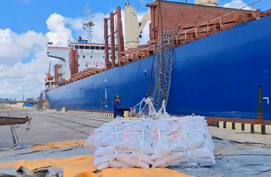 (CHINA) AUTORIDADES ENVÍAN NUEVO LOTE DE AYUDA HUMANITARIA A CUBA