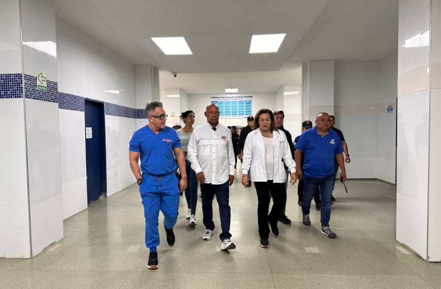 (VENEZUELA) GOBERNADOR REYES REYES REALIZÓ INSPECCIÓN EN EL HOSPITAL CENTRAL UNIVERSITARIO ANTONIO MARÍA PINEDA
