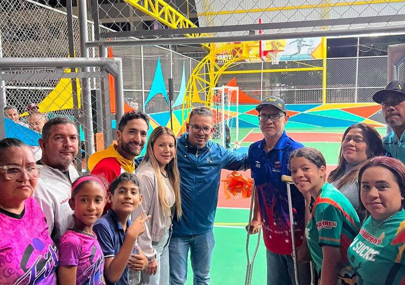 (VENEZUELA) ALCALDE YANYS AGÜERO TRANSFORMÓ LA CANCHA AQUILES MACHADO DE LA SUCRE EN UN ESPACIO DEPORTIVO PARA EL SANO ESPARCIMIENTO