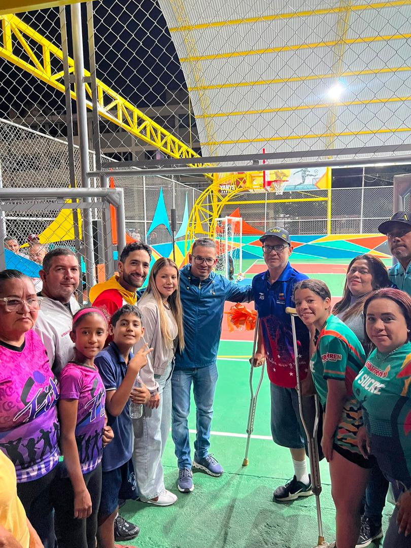 (VENEZUELA) ALCALDE YANYS AGÜERO TRANSFORMÓ LA CANCHA AQUILES MACHADO DE LA SUCRE&hellip;