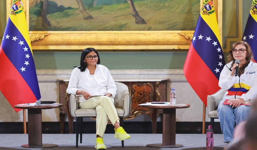 (VENEZUELA) PRESIDENTA (E) RECIBIÓ EN MIRAFLORES A REPRESENTANTES DEL SECTOR TRANSPORTE