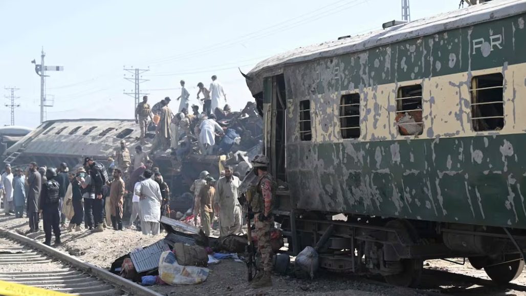 (PAKISTÁN) 29 FALLECIDOS Y 102 HERIDOS DEJA ATAQUE CON EXPLOSIVOS PERPETRADO CONTRA&hellip;