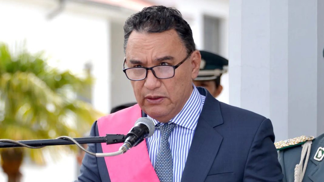 (BOLIVIA) DIMITE MINISTRO DE DEFENSA TRAS DÍAS DE INTENSAS PROTESTAS