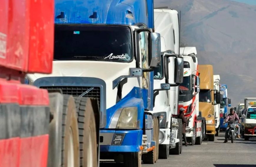 (BOLIVIA) DECLARAN ESTADO DE EXCEPCIÓN POR BLOQUEOS EN CARRETERAS