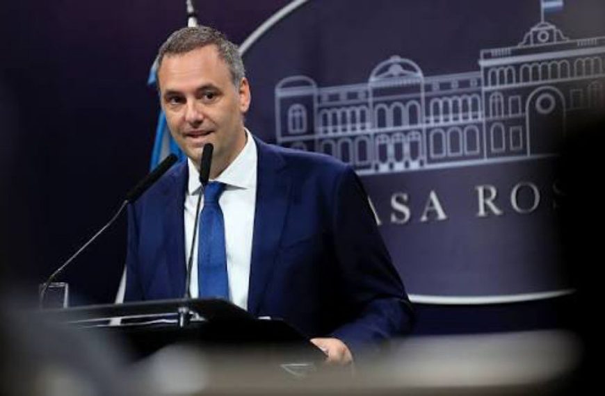 (ARGENTINA) PORTAVOZ DEL PRESIDENTE MILEI DEJA EL CARGO POR PRESUNTA EVASIÓN DE DINERO