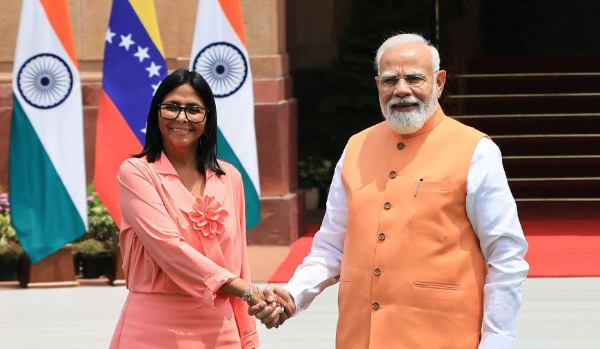 (INDIA) PRESIDENTA ENCARGADA SOSTUVO ENCUENTRO CON EL PRIMER MINISTRO NARENDRA MODI