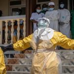 (MUNDO) ÉBOLA TRASPASÓ LAS FRONTERAS DE ÁFRICA