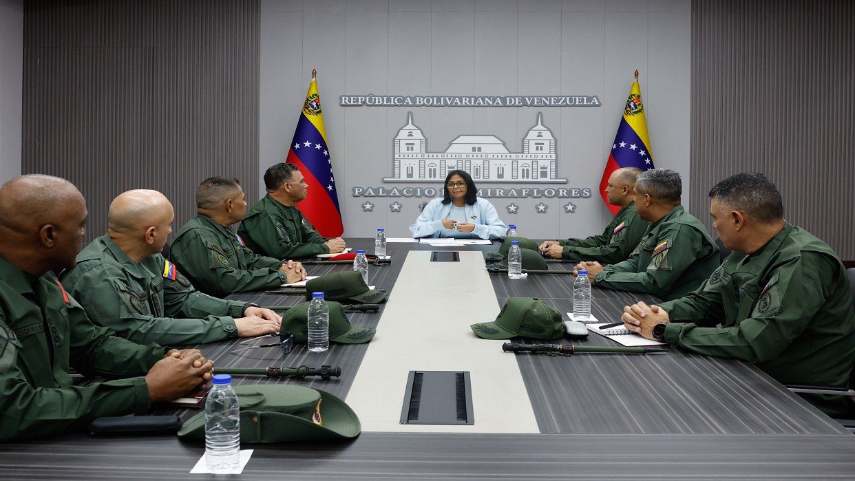 (VENEZUELA) PRESIDENTA ENCARGADA DELCY RODRÍGUEZ Y ALTO MANDO MILITAR AFINAN PLAN DE…