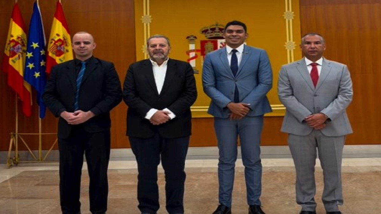 (MUNDO) EMBAJADA DE VENEZUELA EN ESPAÑA ANUNCIÓ LLEGADA DE TIMOTEO ZAMBRANO A…