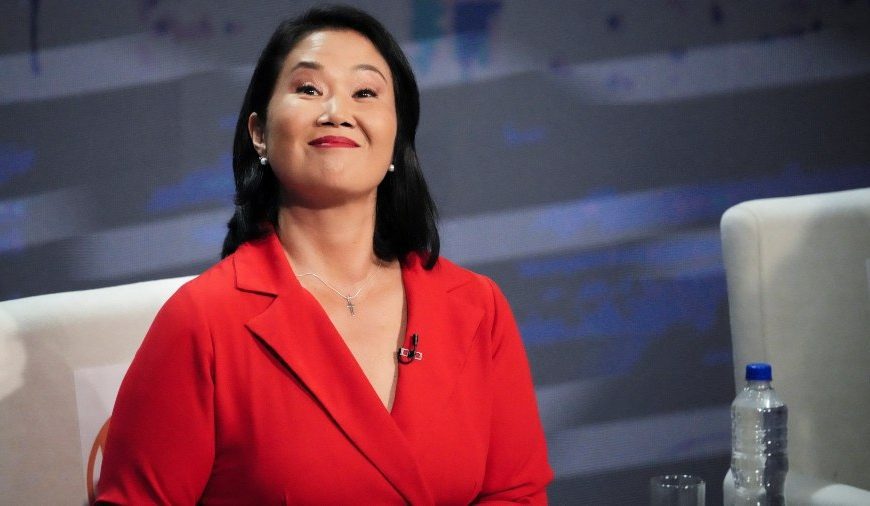(PERÚ) KEIKO FUJIMORI SE MANTIENE COMO LÍDER EN LAS PRESIDENCIALES MIENTRAS QUE ROBERTO SÁNCHEZ BUSCA ANULAR VOTO EXTRANJERO