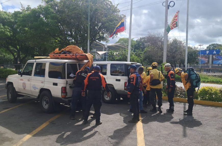 (VENEZUELA) ESPECIALISTAS DE PROTECCIÓN CIVIL LARA CULMINAN LABORES DE RESCATE EN FALCÓN