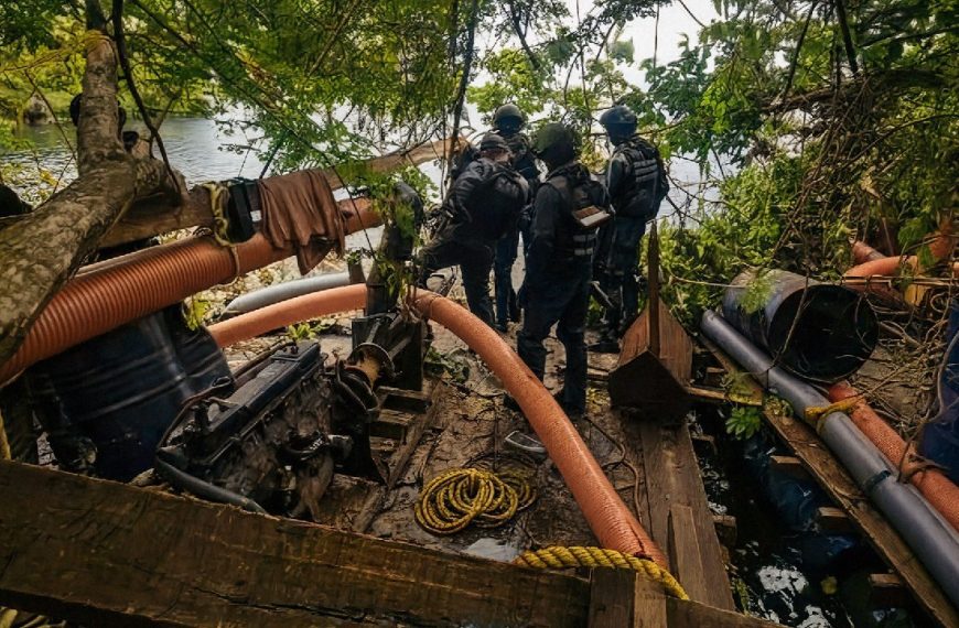 (VENEZUELA) FANB DESTRUYÓ DOS BALSAS DE MINERÍA ILEGAL EN EL ESTADO BOLÍVAR
